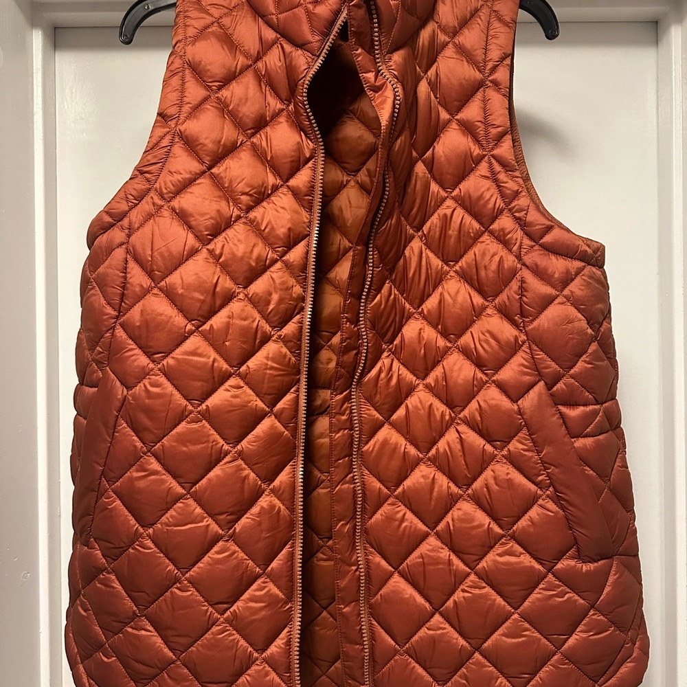 Athleta Quilted Puffer Vest in Rich Burnt Orange